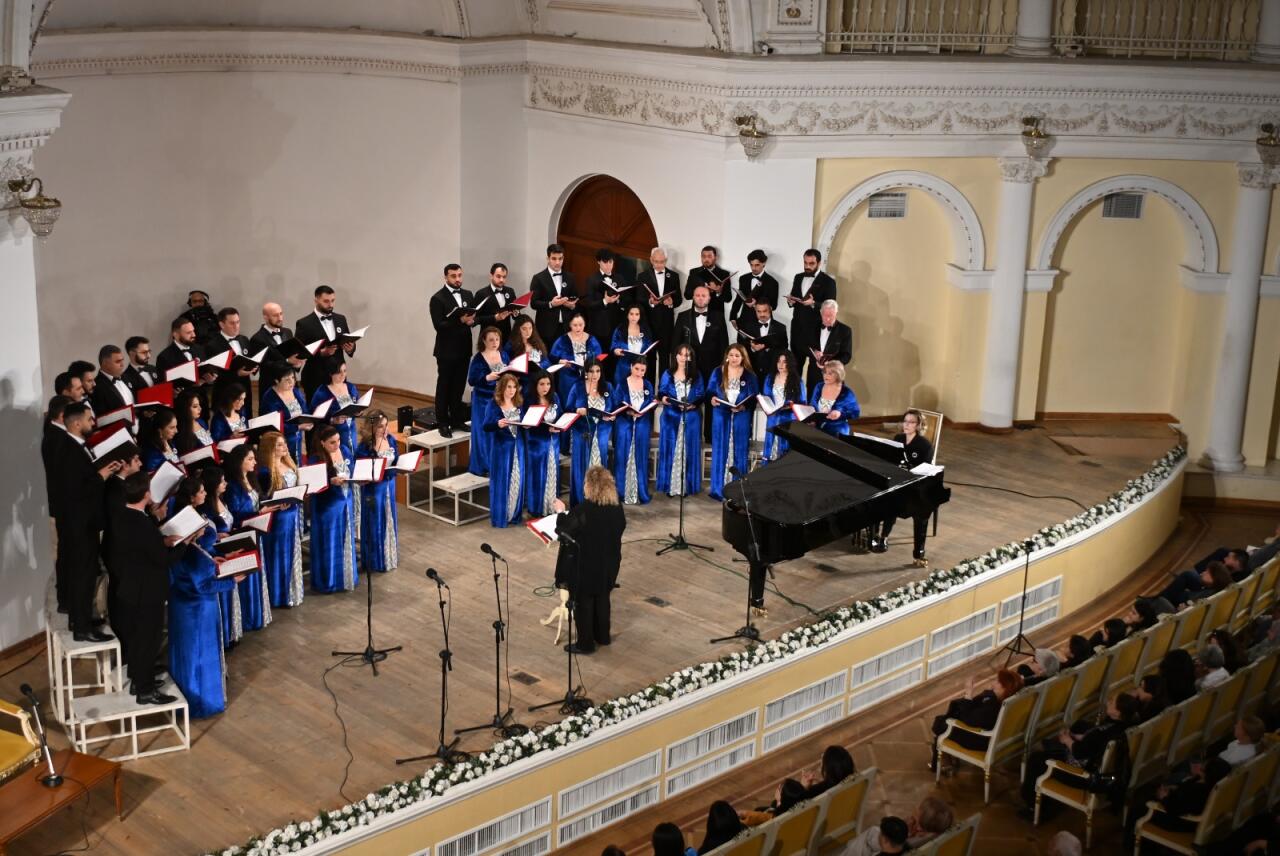 Шесть десятилетий в унисон - юбилей одного из лучших коллективов Азербайджана