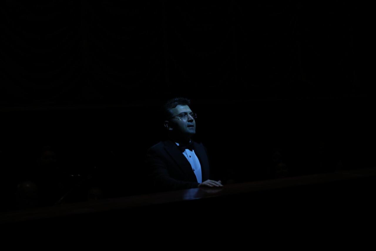 Белый лебедь, черная тайна - между светом и тьмой в Баку