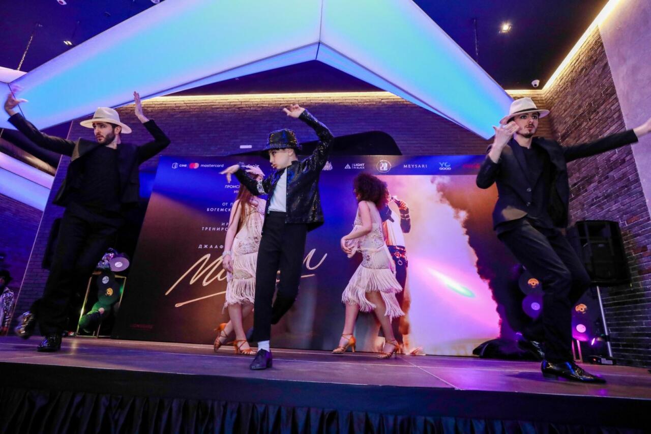 В Баку появился портал в эпоху поп-короля Майкла Джексона: