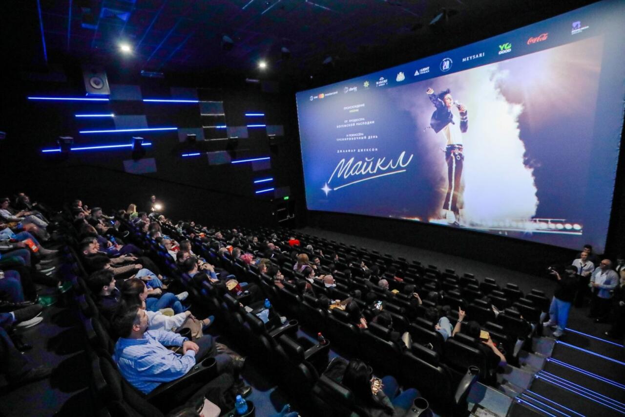 В Баку появился портал в эпоху поп-короля Майкла Джексона: