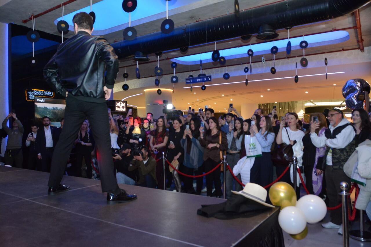 В Баку появился портал в эпоху поп-короля Майкла Джексона: