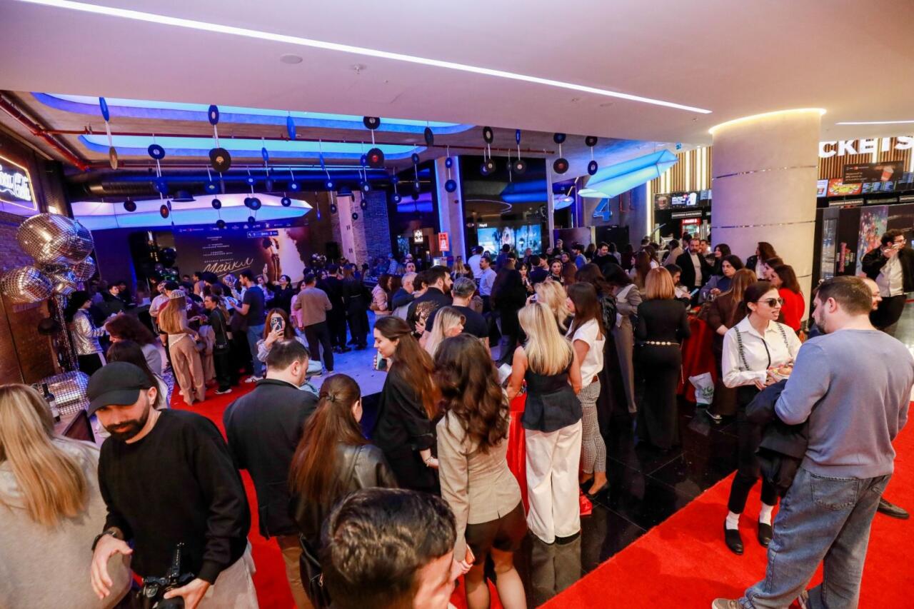 В Баку появился портал в эпоху поп-короля Майкла Джексона: