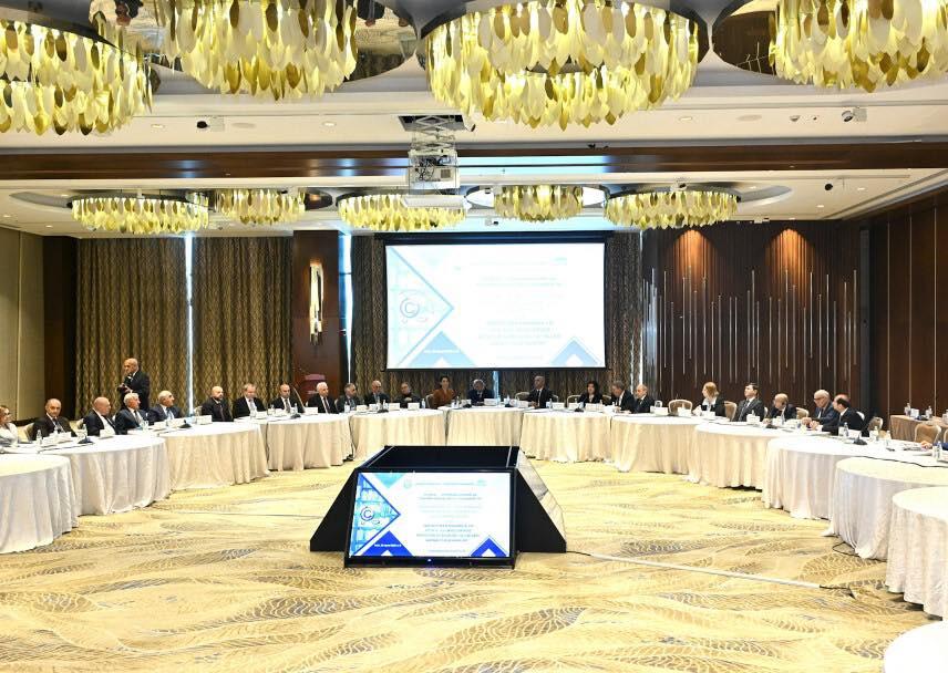 В Баку проходит круглый стол на тему интеллектуальной собственности и ИИ