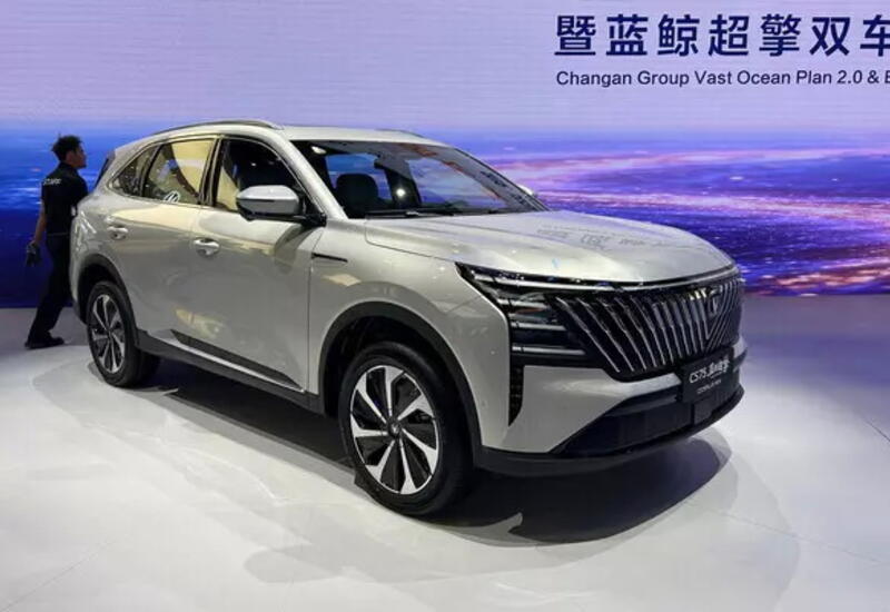 Changan представил гибридный кроссовер с массажем кресел