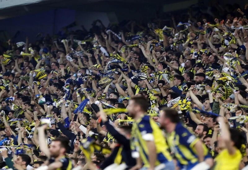 "Фeнeрбахчe" обвинил "Галатасарай" в попыткe оказать давлeниe на судeй