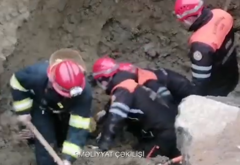 Qazıntı işləri zamanı torpaq qatı çöküb - Ölən var