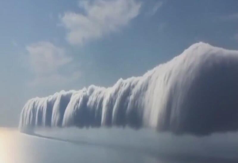 Невероятный фронт облаков над озером Мичиган