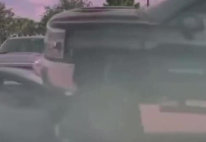 Женщина на пикапе переехала суперкар