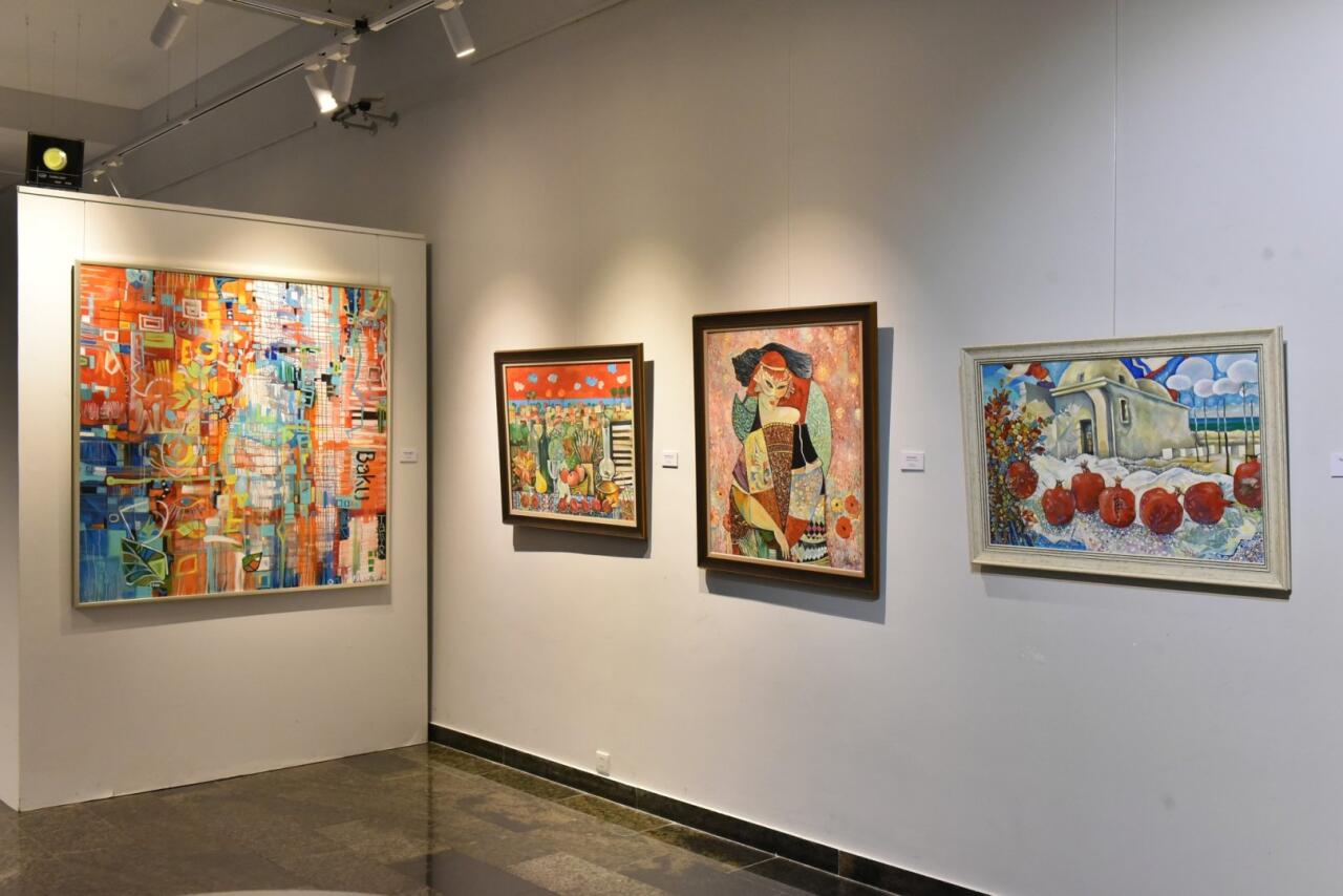 В Баку открылась персональная выставка художника Таира Шихалиева