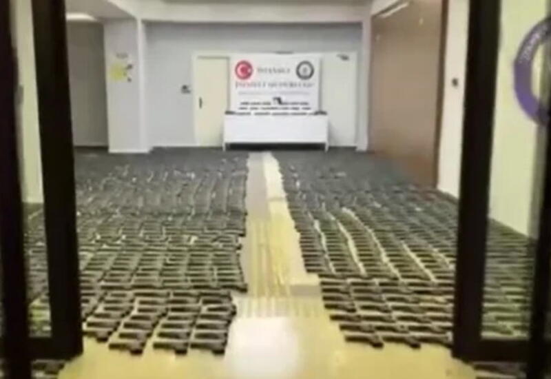 В Стамбуле обнаружен крупнейший тайник с оружием