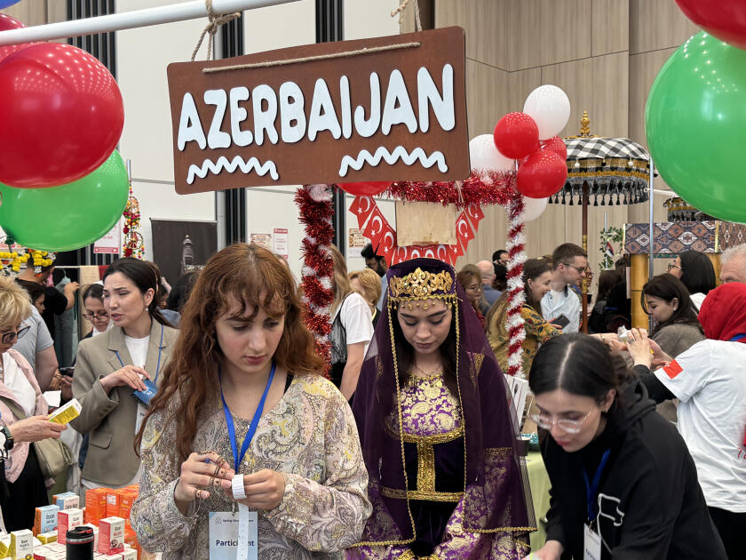 Азербайджан представлен на благотворительной ярмарке СВМДА в Астане