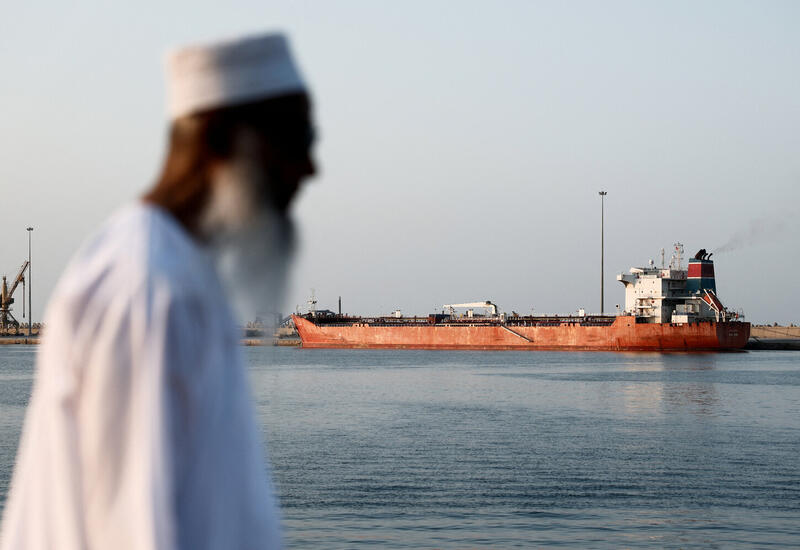 Иранские военные задержали два судна, пытавшихся пройти через Ормузский пролив