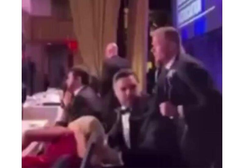 Момент эвакуации Трампа и Вэнса после стрельбы в Вашингтоне