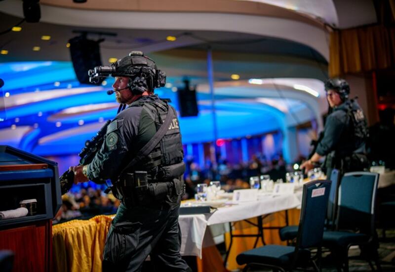 Trampın Ağ Ev Müxbirləri Assosiasiyasının qəbulunda atəş açılıb