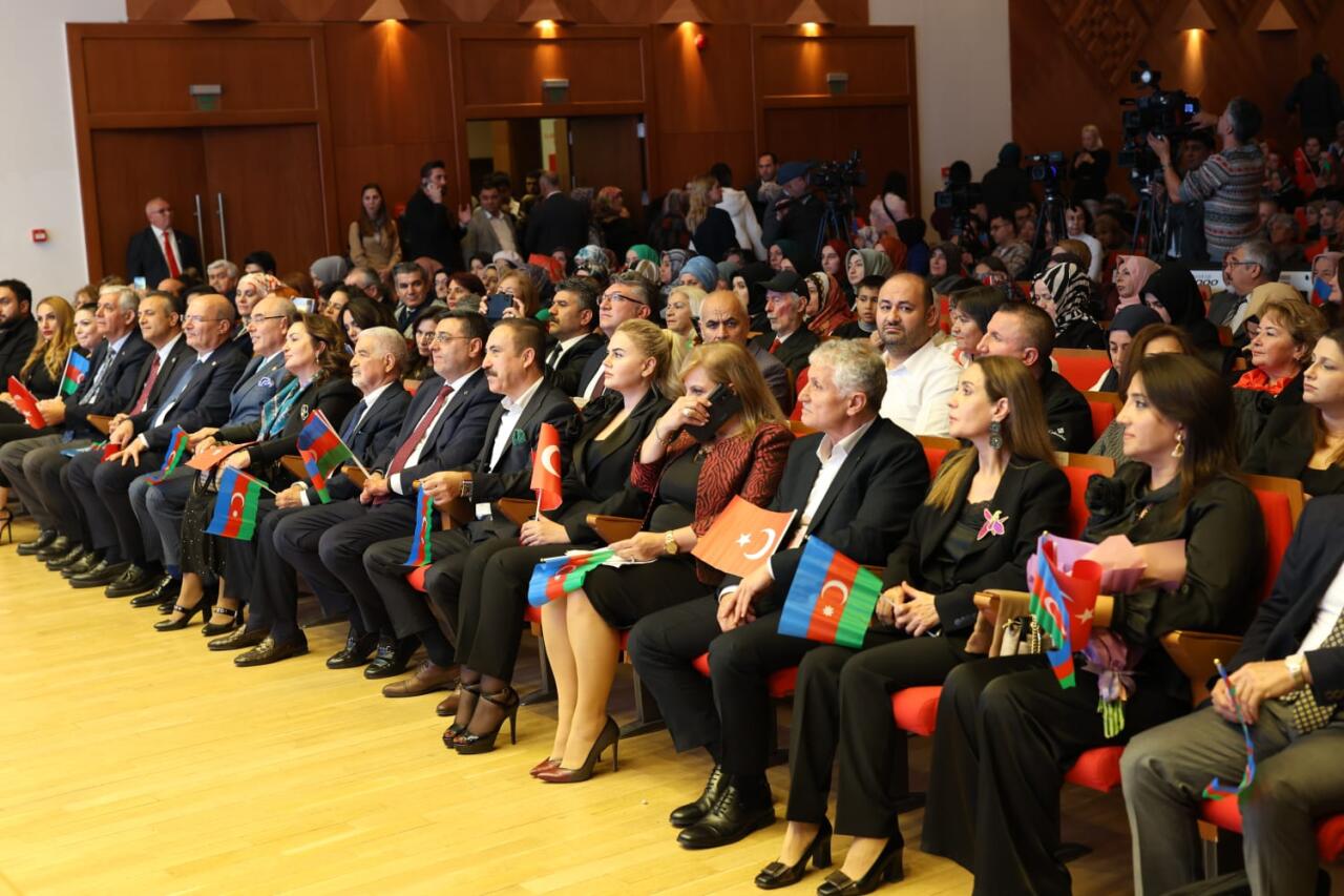 Саида Хагвердиева удостоена премии "Серебряная карьера" в Анкаре