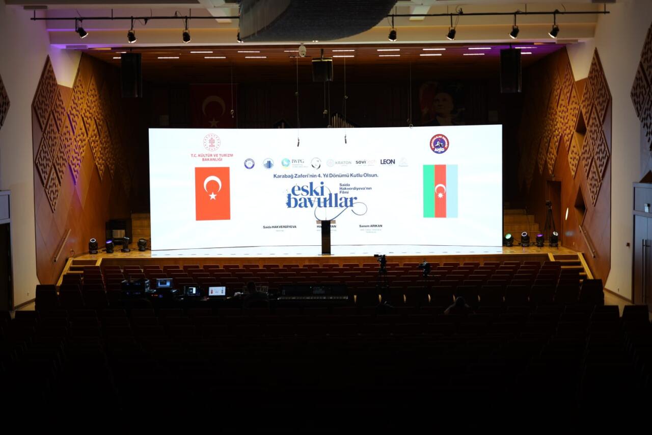 Саида Хагвердиева удостоена премии "Серебряная карьера" в Анкаре