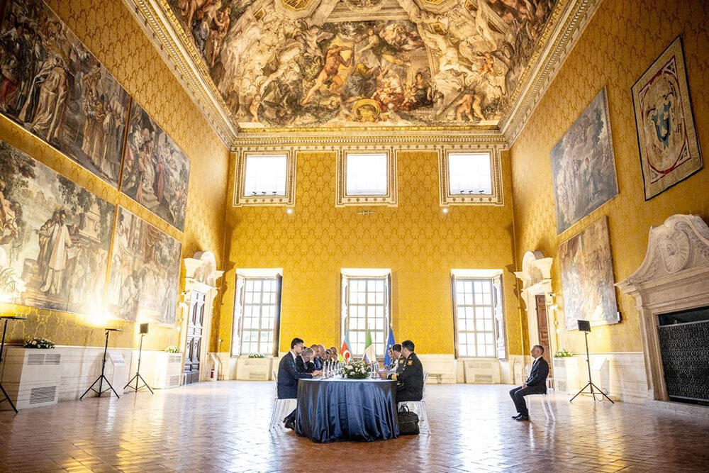 Азербайджан и Италия обсудили дальнейшее развитие сотрудничества в военной области