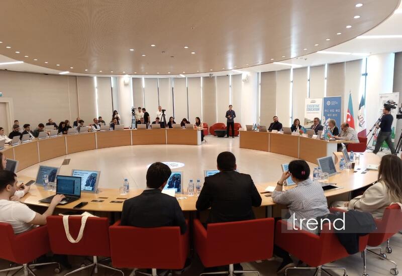 В преддверии WUF13 в Баку организована информационная сессия для журналистов