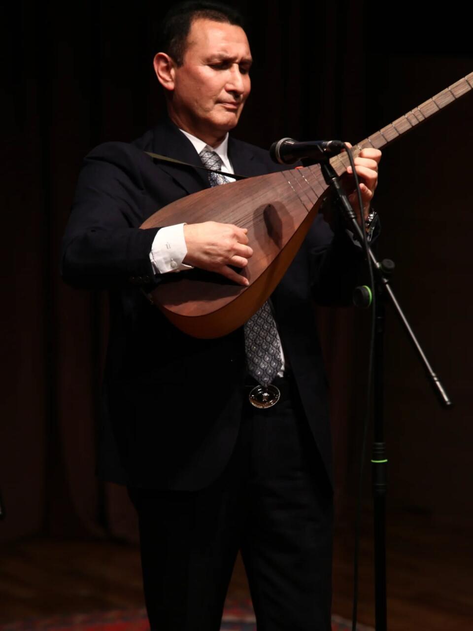 Поэзия Ашуга Алескера - это сама жизнь