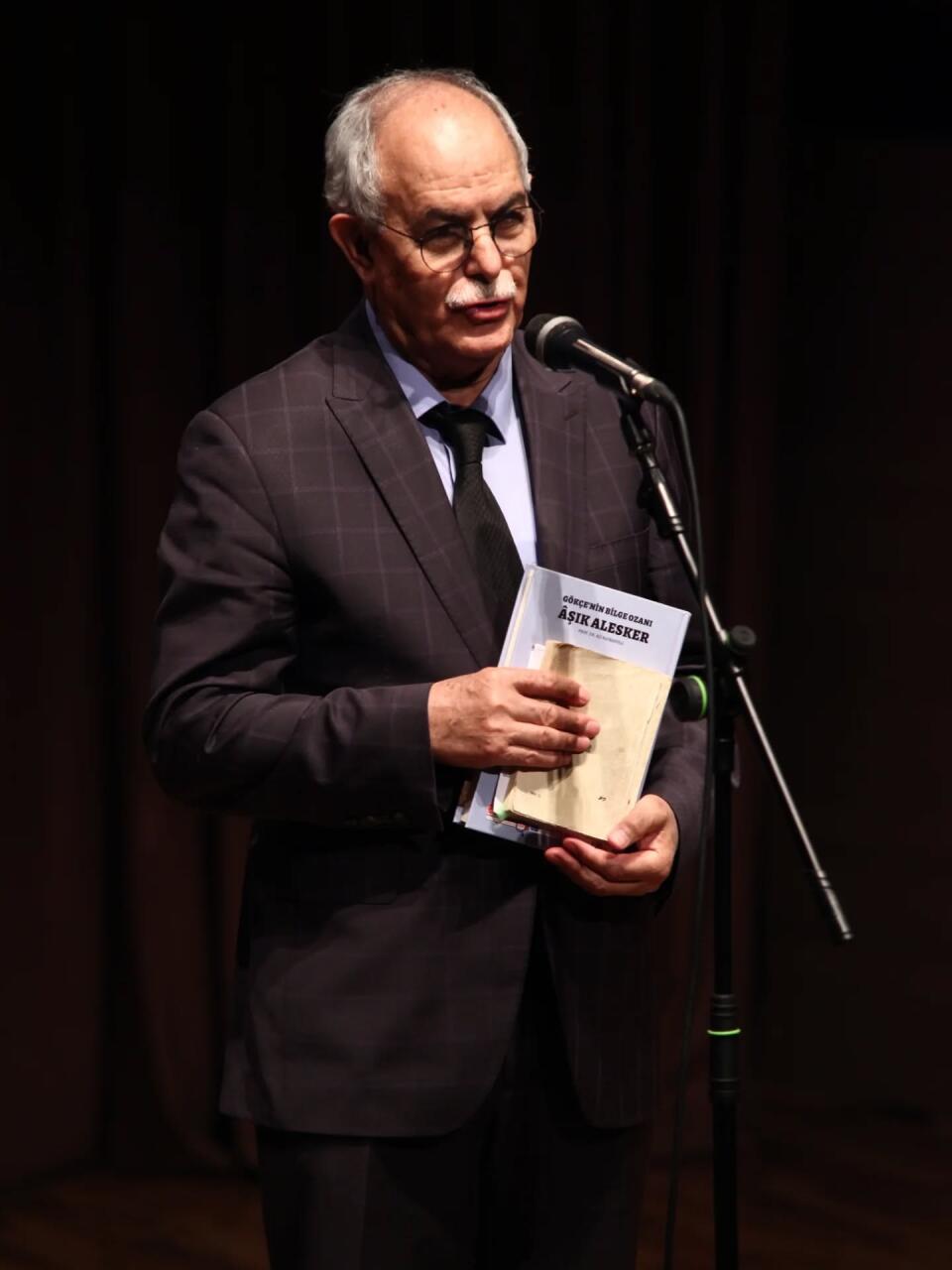 Поэзия Ашуга Алескера - это сама жизнь