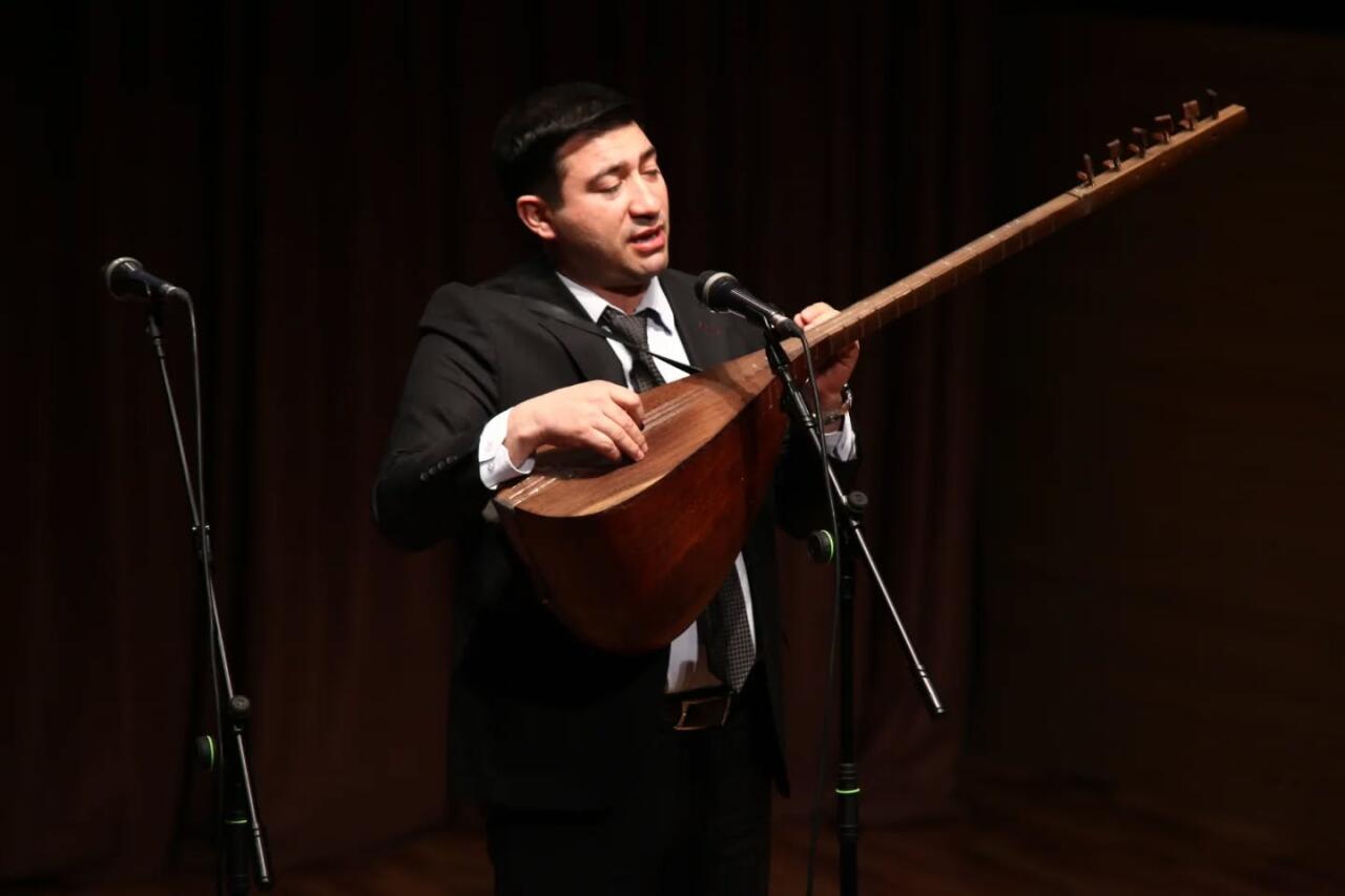 Поэзия Ашуга Алескера - это сама жизнь