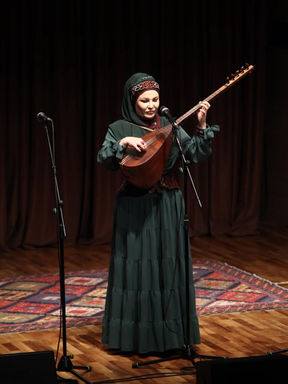 Поэзия Ашуга Алескера - это сама жизнь