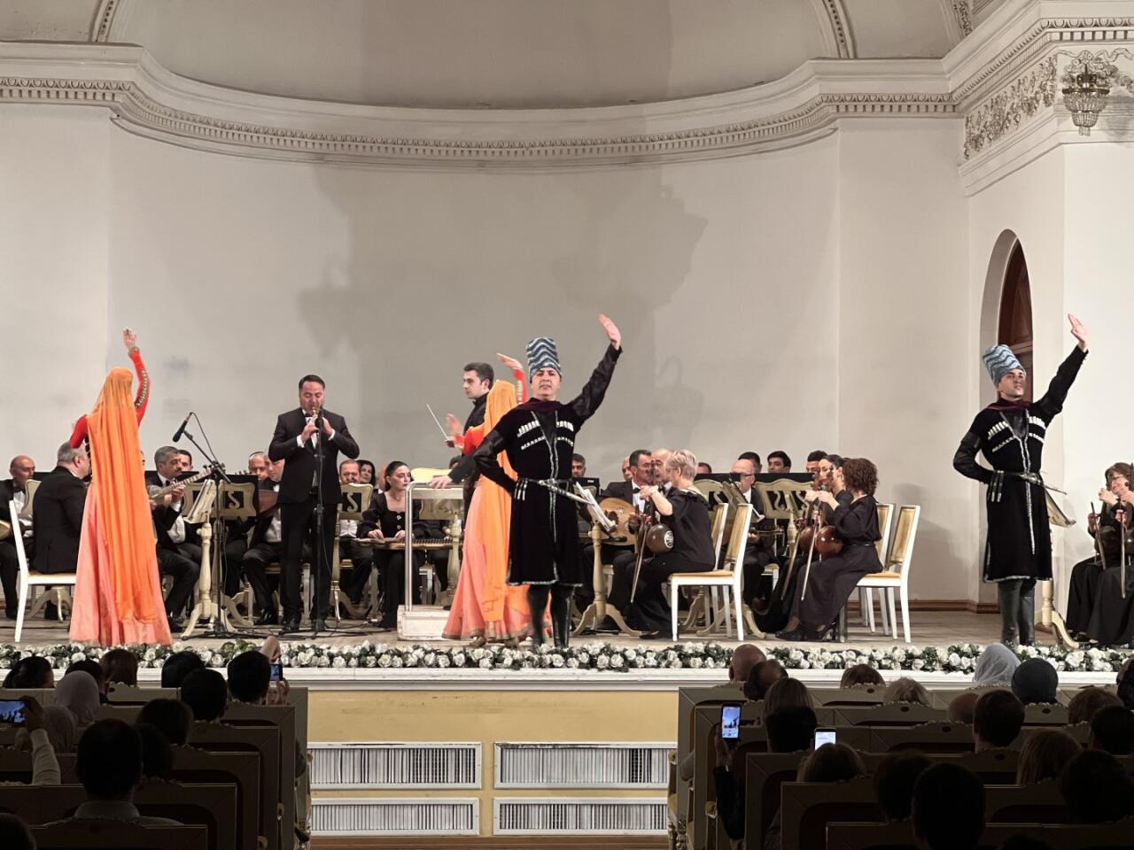 Праздник длиною в 90 лет - торжество азербайджанской музыки и танцев