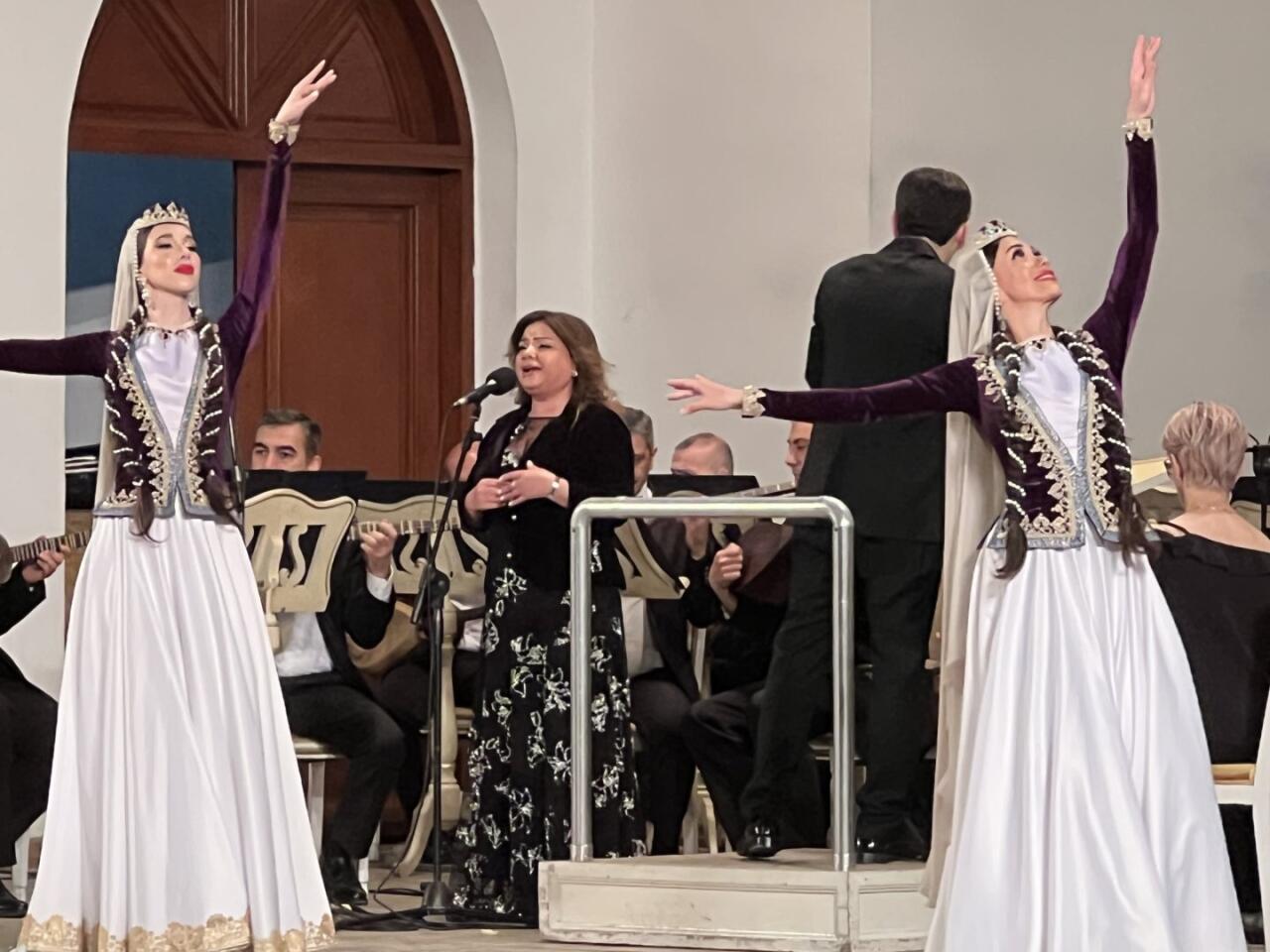 Праздник длиною в 90 лет - торжество азербайджанской музыки и танцев