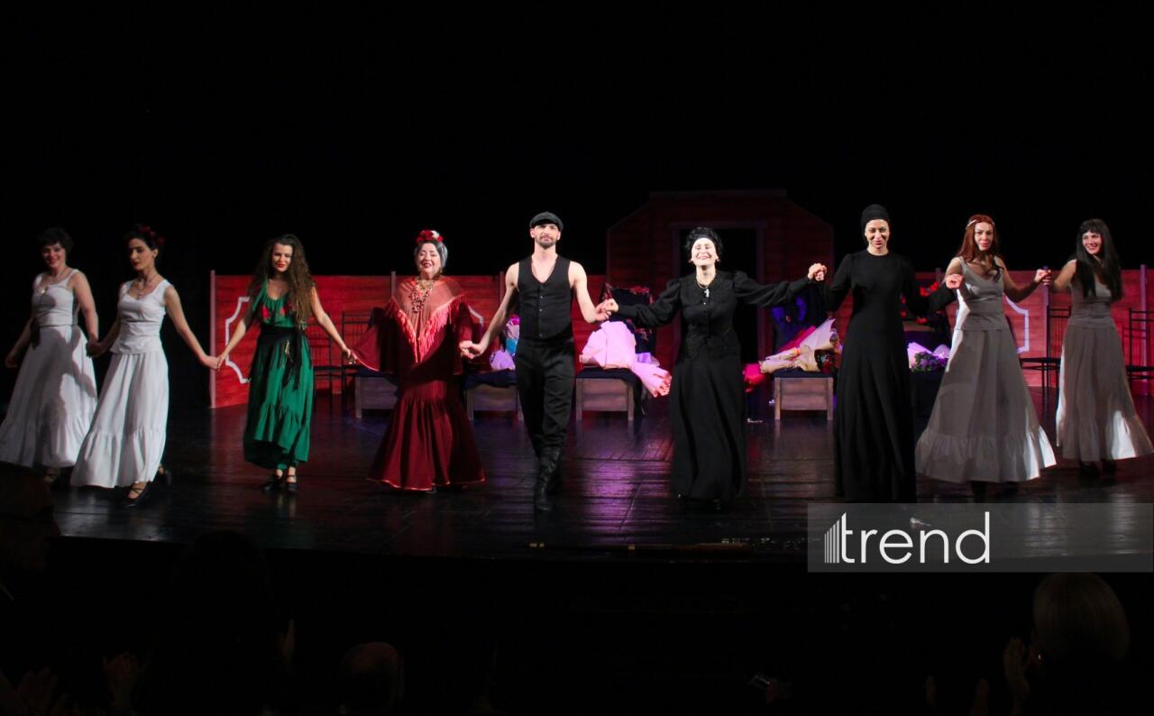 В Баку состоялась блестящая премьера спектакля "Дом Бернарды Альбы"