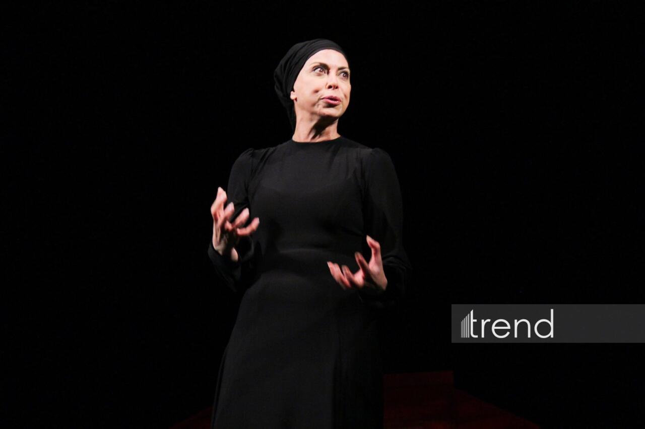 В Баку состоялась блестящая премьера спектакля "Дом Бернарды Альбы"