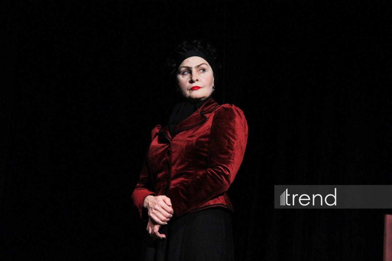 В Баку состоялась блестящая премьера спектакля "Дом Бернарды Альбы"