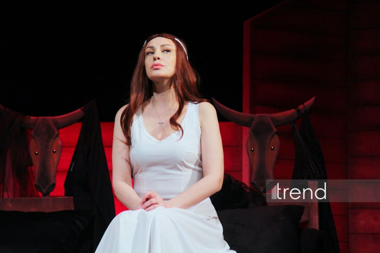 В Баку состоялась блестящая премьера спектакля "Дом Бернарды Альбы"