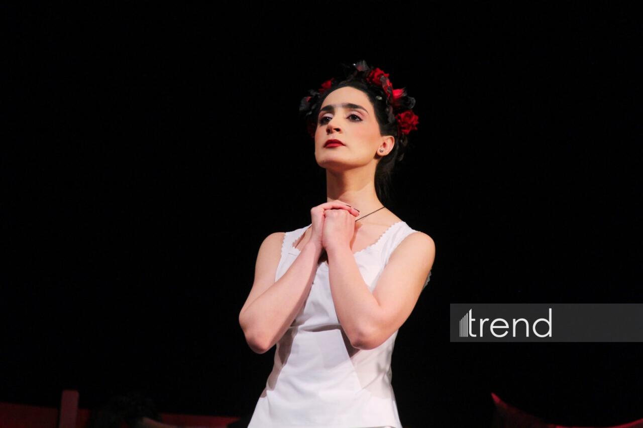 В Баку состоялась блестящая премьера спектакля "Дом Бернарды Альбы"