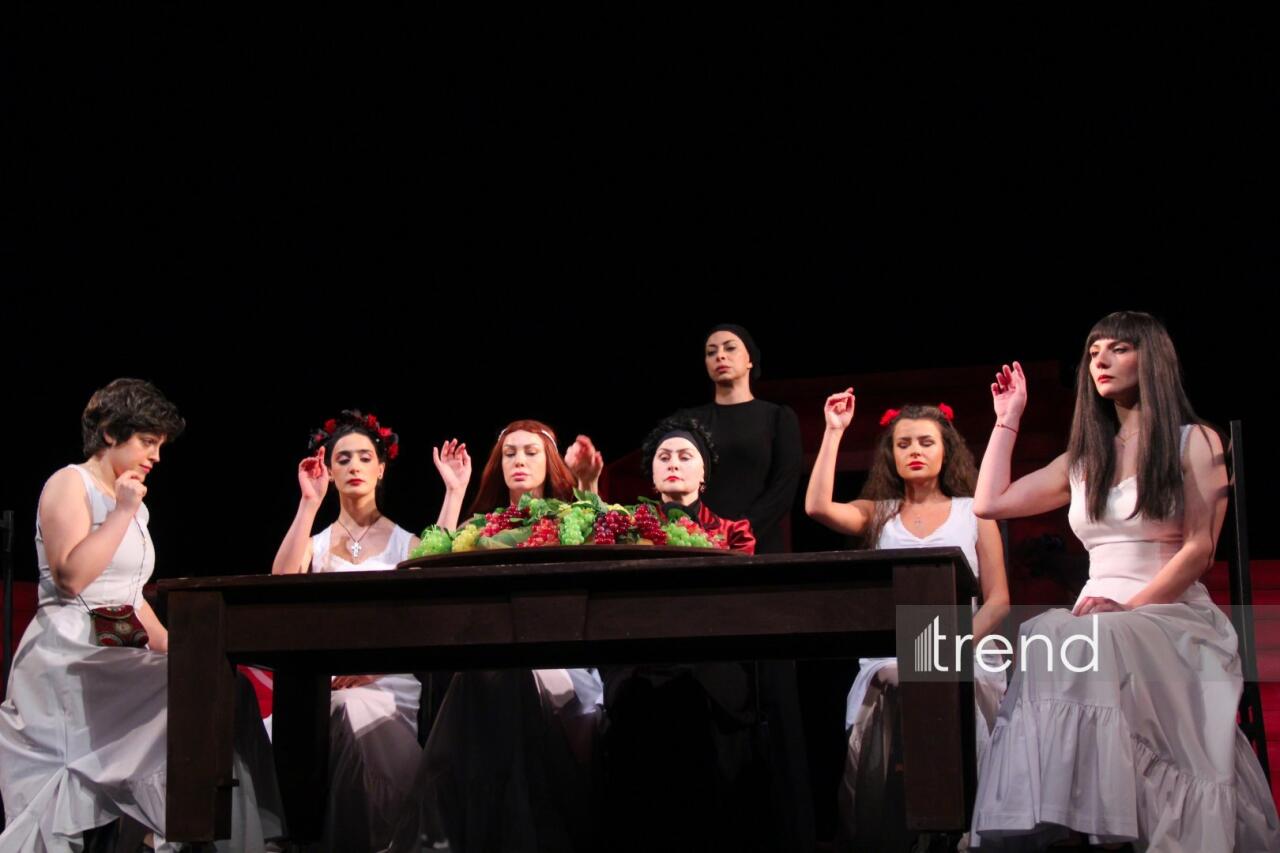 В Баку состоялась блестящая премьера спектакля "Дом Бернарды Альбы"