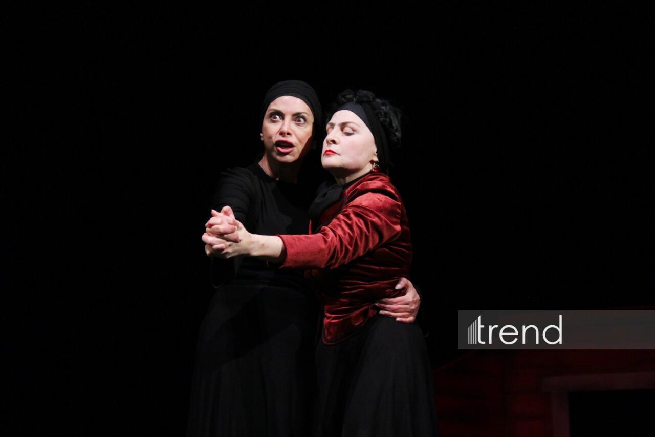 В Баку состоялась блестящая премьера спектакля "Дом Бернарды Альбы"