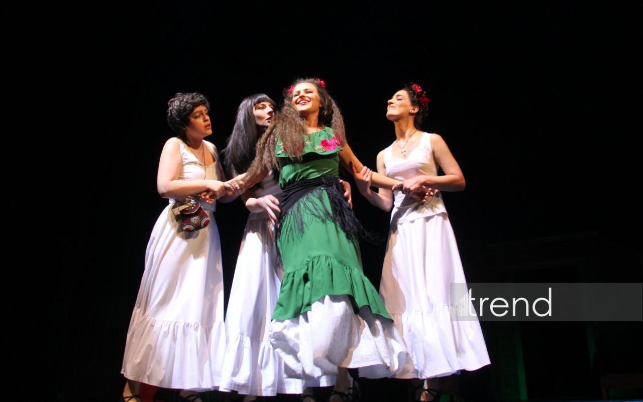 В Баку состоялась блестящая премьера спектакля "Дом Бернарды Альбы"