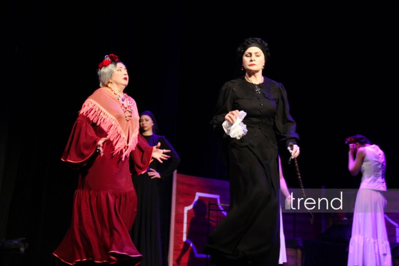 В Баку состоялась блестящая премьера спектакля "Дом Бернарды Альбы"