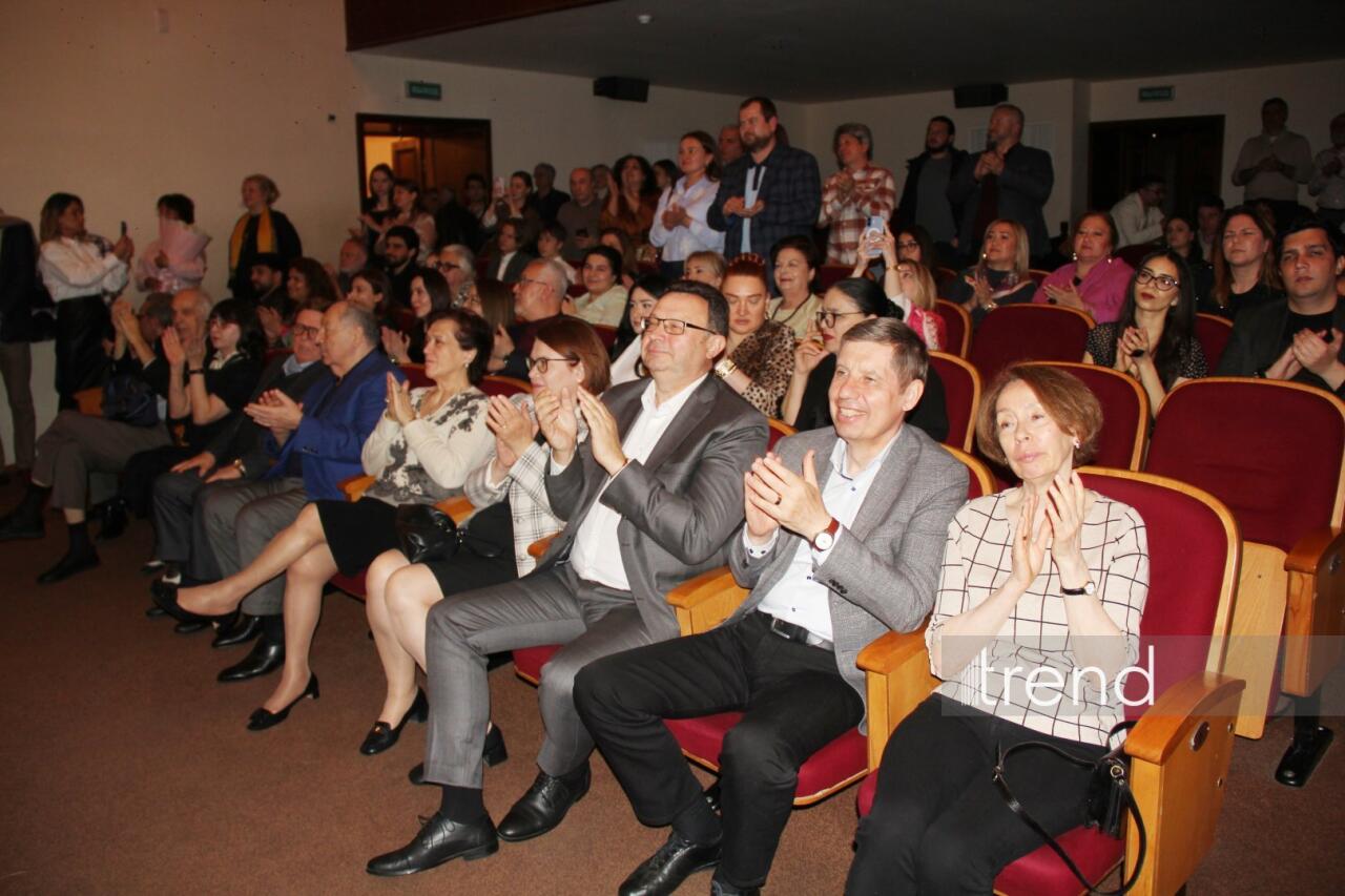 В Баку состоялась блестящая премьера спектакля "Дом Бернарды Альбы"