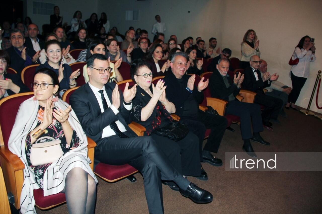 В Баку состоялась блестящая премьера спектакля "Дом Бернарды Альбы"