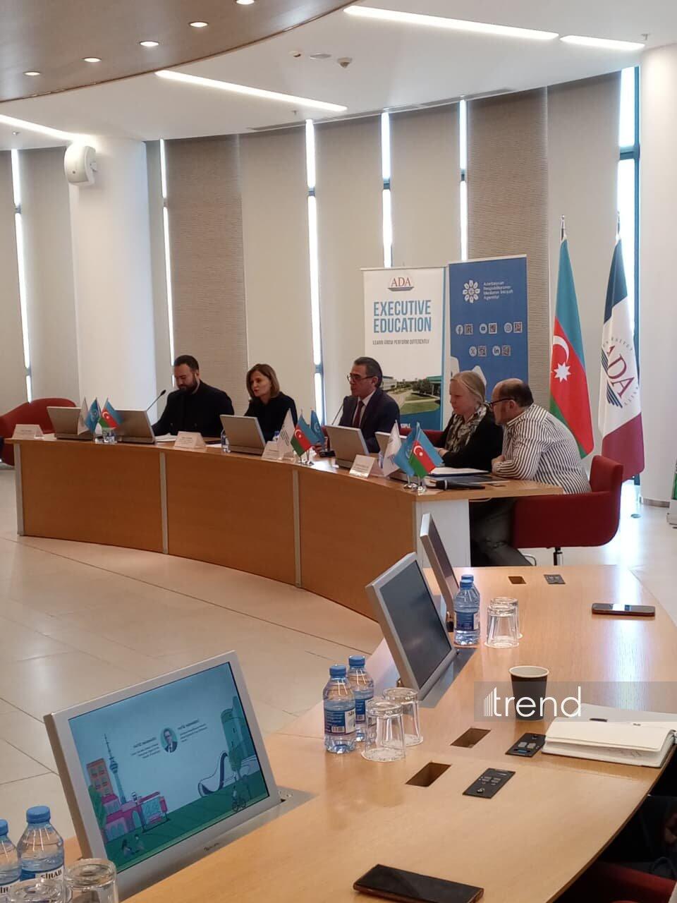 В преддверии WUF13 в Баку организована информационная сессия для журналистов