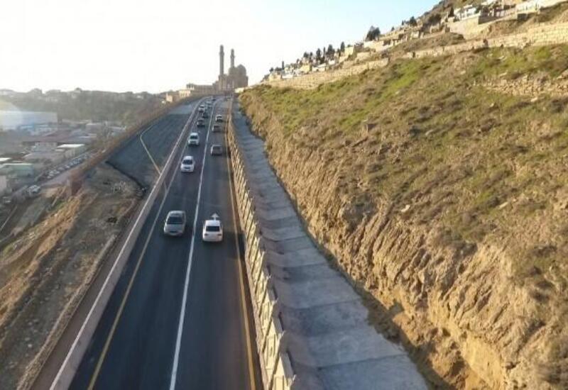 В четырех районах Баку будут построены подпорные стены