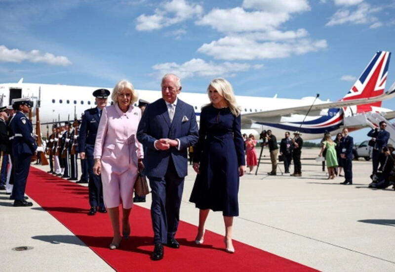 Карл III прибыл в США