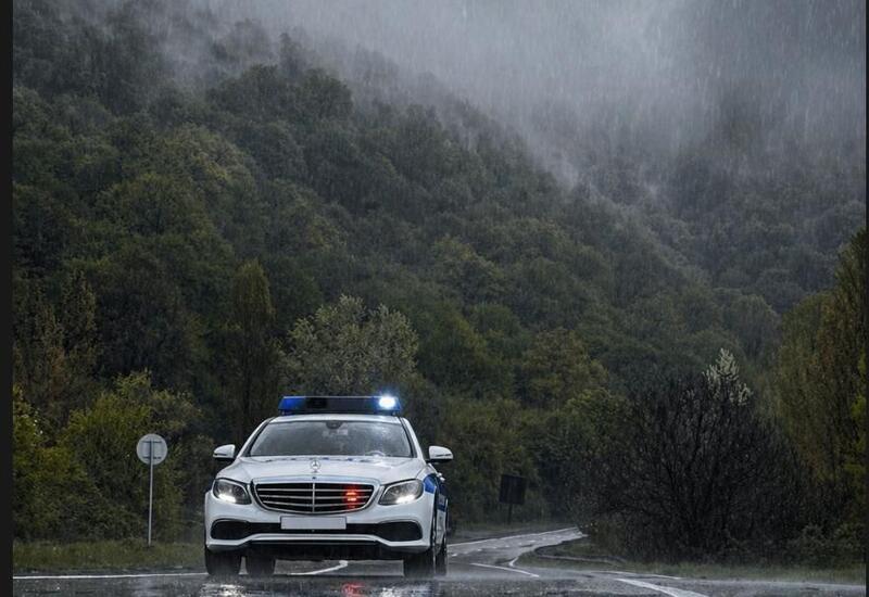 Əlverişsiz hava şəraiti ilə bağlı