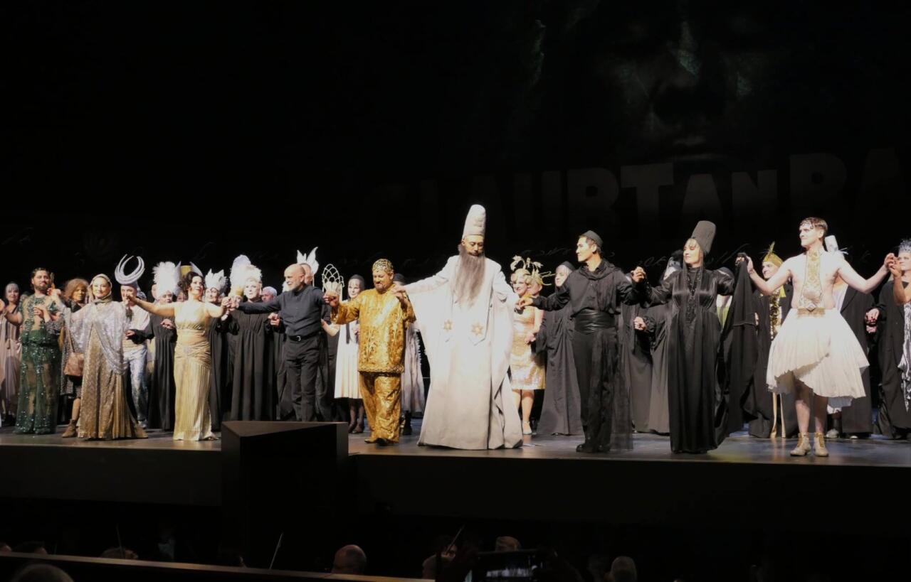 Народный артист Азербайджана Аваз Абдулла стал вавилонским царем в Германии