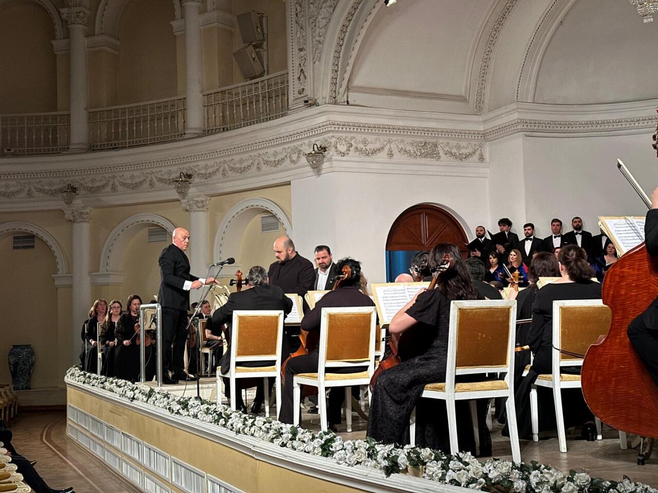 Страсти сицилийской деревни ожили в Баку - от любви до роковой развязки