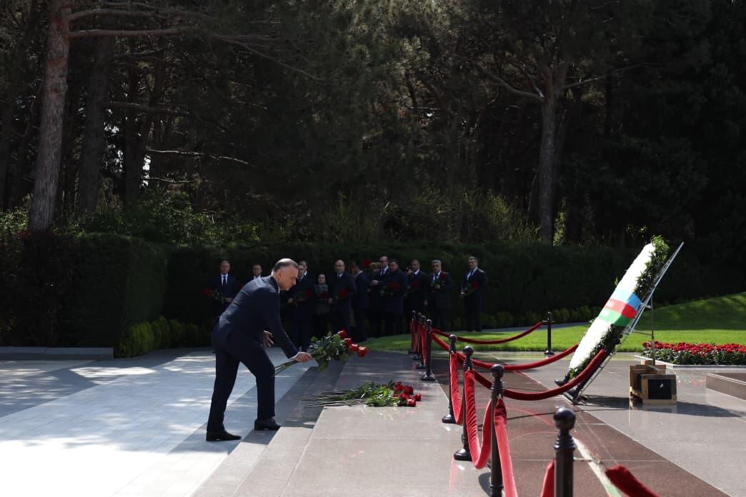 Səhiyyə Nazirliyinin rəhbərliyi akademik Zərifə Əliyevanın əziz xatirəsini böyük ehtiramla yad ediblər