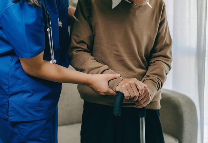 Врач назвала способ снизить риск развития деменции