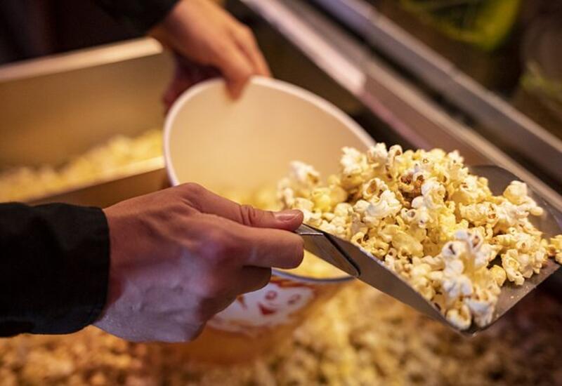 Женщина неделю питалась попкорном и рассказала о результатах