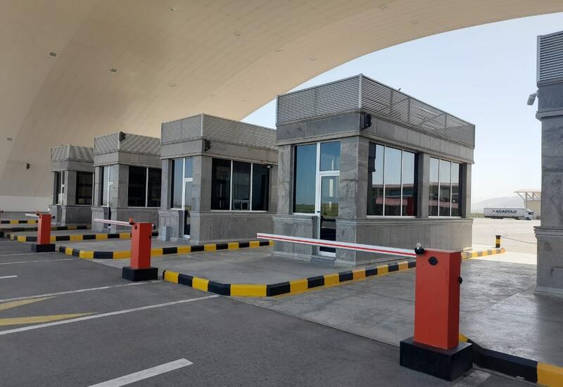 На границе Азербайджана с Ираном построят новый таможенный пункт пропуска