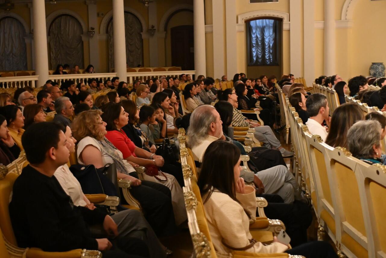 Малая Морская улица в Баку - путешествие сквозь музыку и эмоции